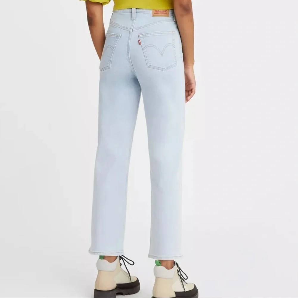 Levi’s Women’s Ribcage Ankle Straight Button Fly Light Wash Jeans | Size 28x27